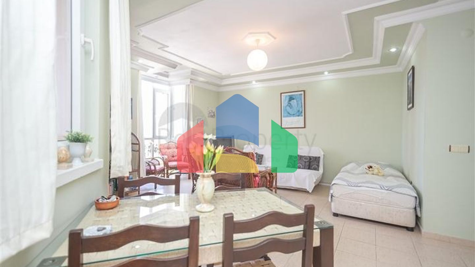 Светлая квартира 2+1 в шаге от моря в районе Тосмур