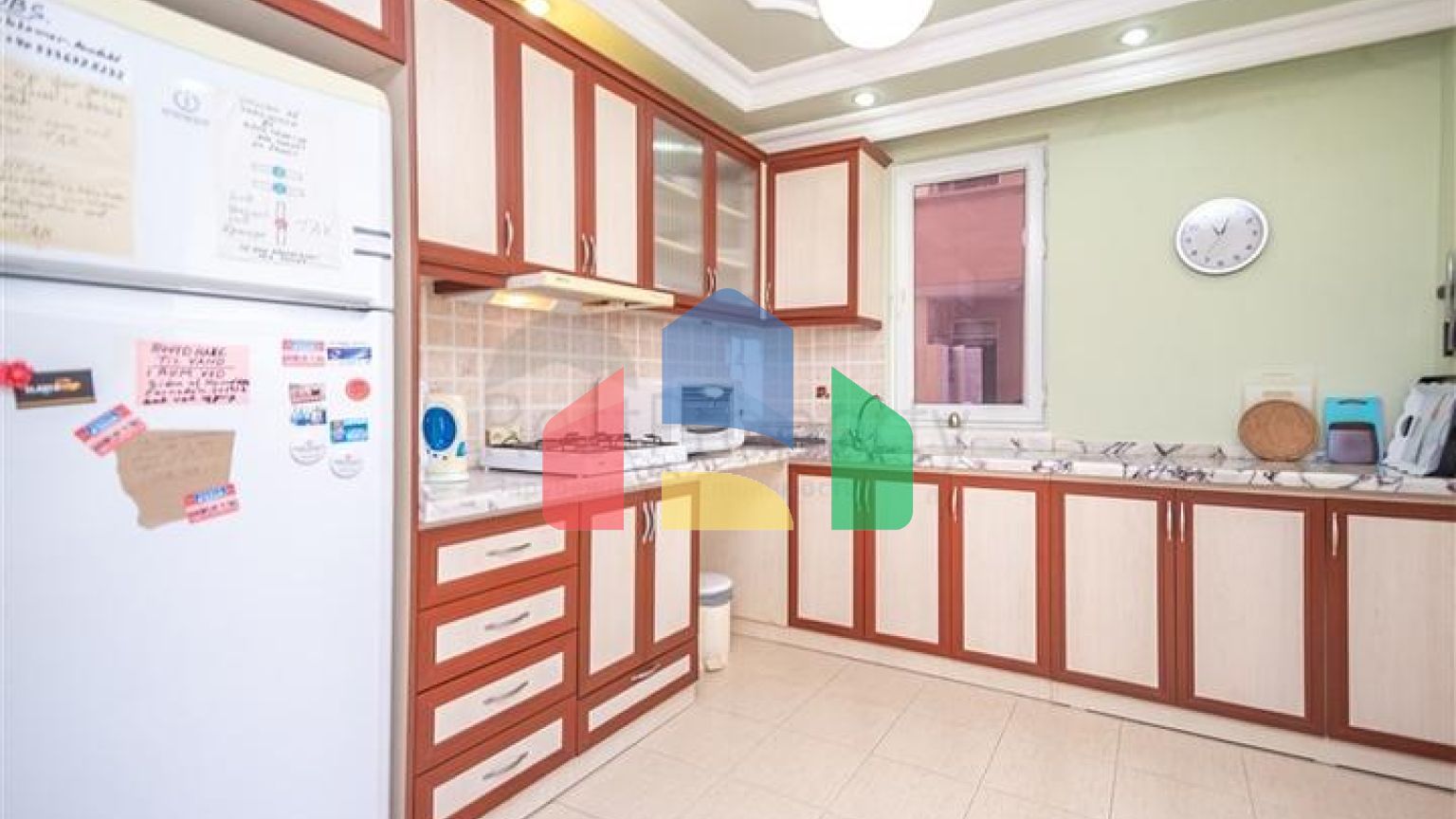 Светлая квартира 2+1 в шаге от моря в районе Тосмур