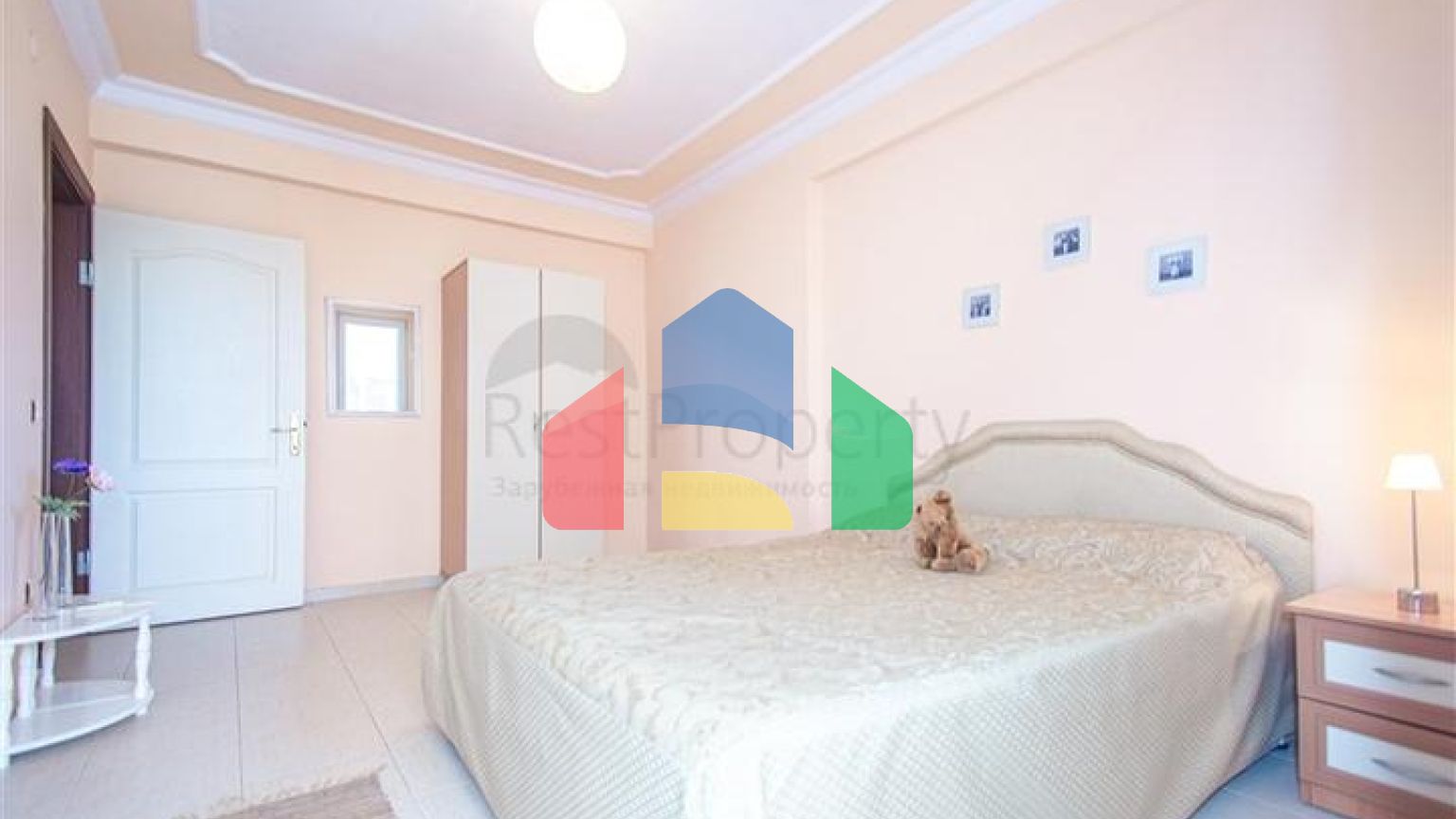 Светлая квартира 2+1 в шаге от моря в районе Тосмур