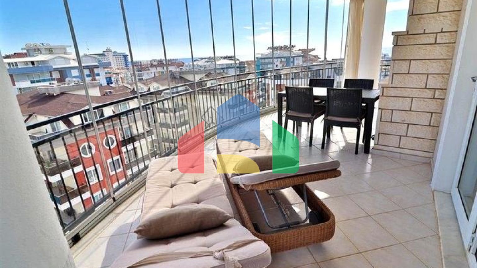 Уютная меблированная квартира 2+1 в жилом комплексе с бассейном