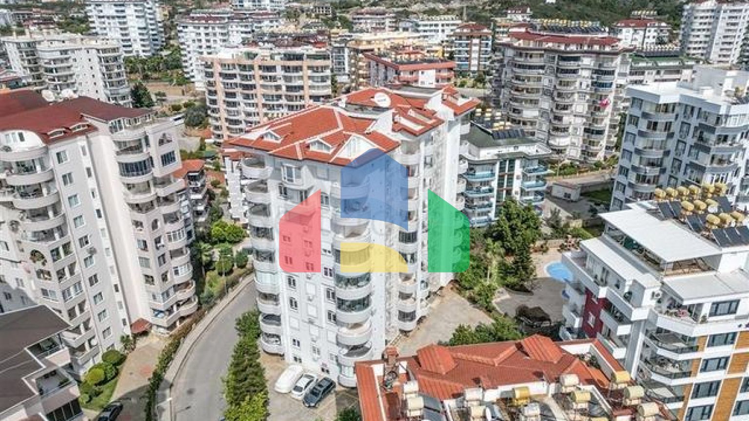 Просторная квартира 2+1 недалеко от моря в Тосмуре