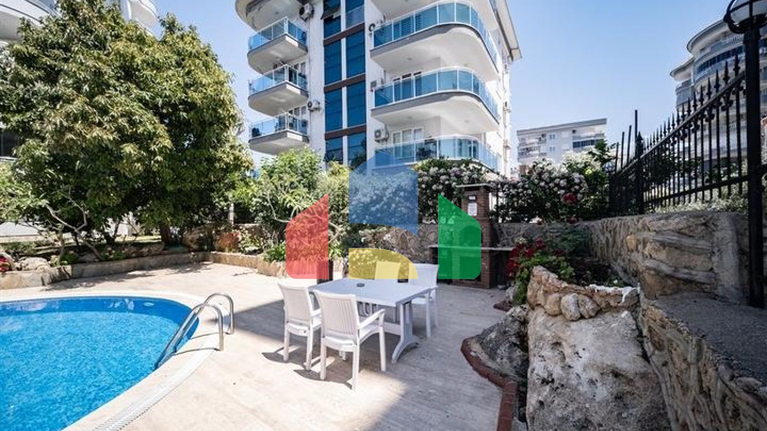 Просторная квартира 2+1 недалеко от моря в Тосмуре