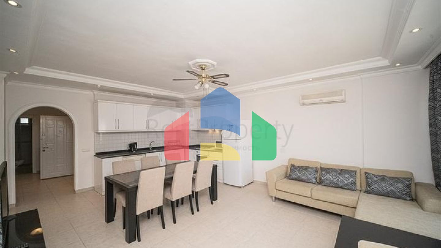 Просторная квартира 2+1 недалеко от моря в Тосмуре