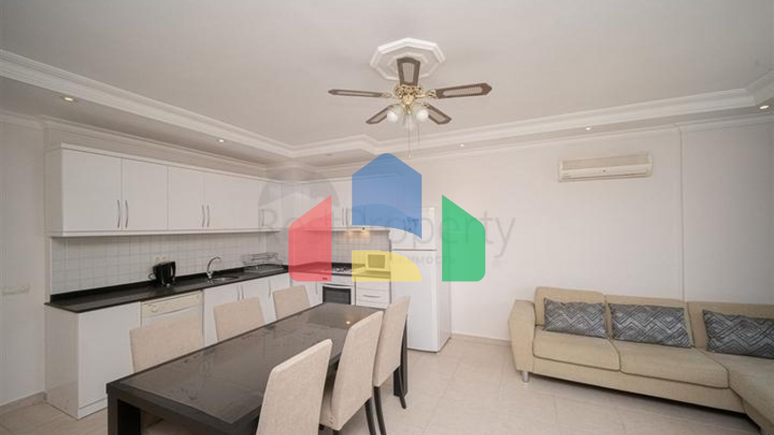 Просторная квартира 2+1 недалеко от моря в Тосмуре