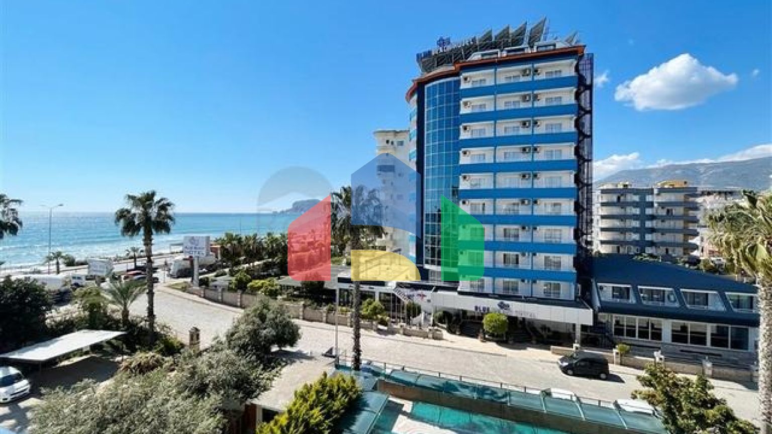 Квартира планировки 3+1 на первой береговой линии