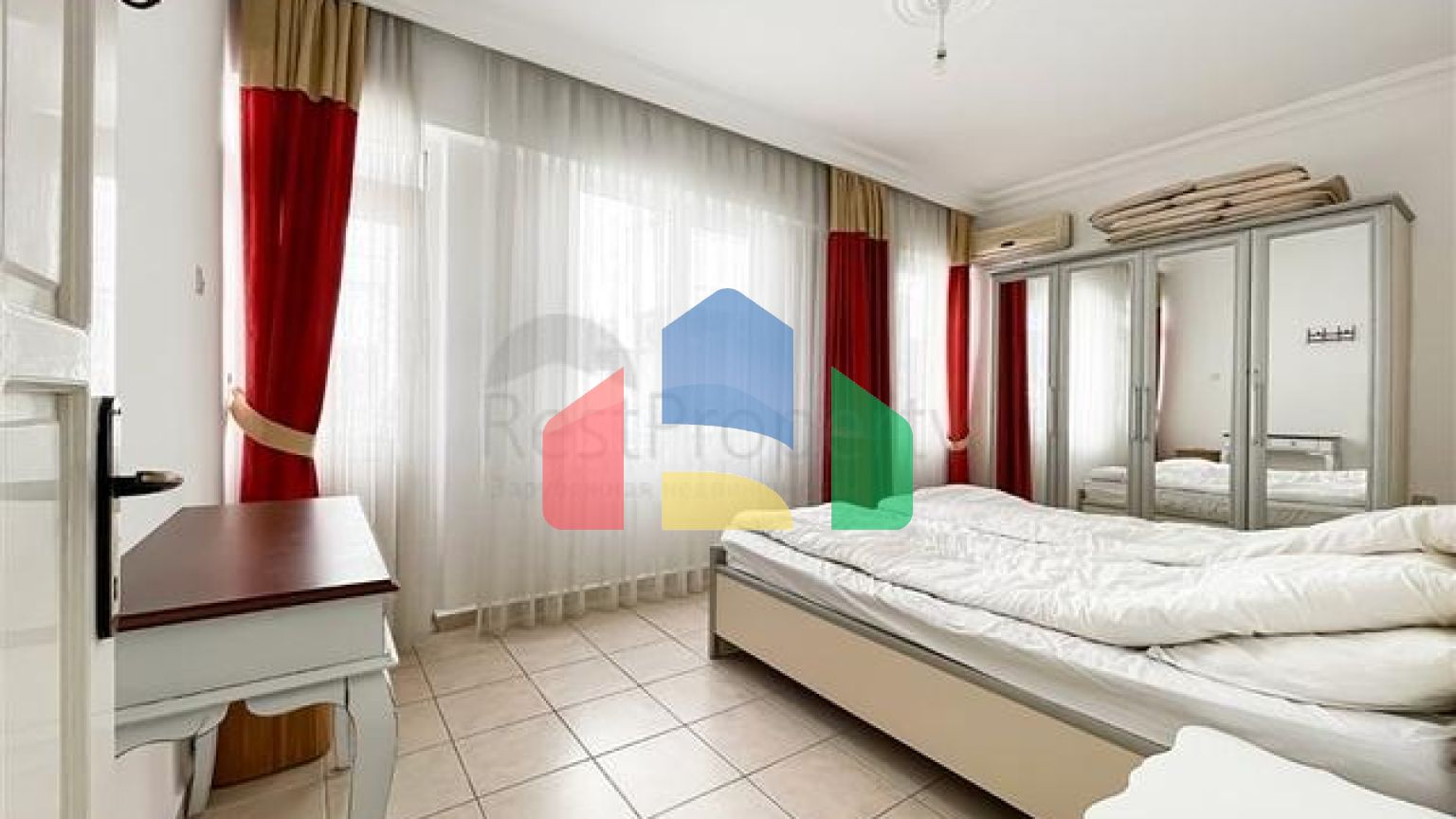 Квартира планировки 3+1 на первой береговой линии