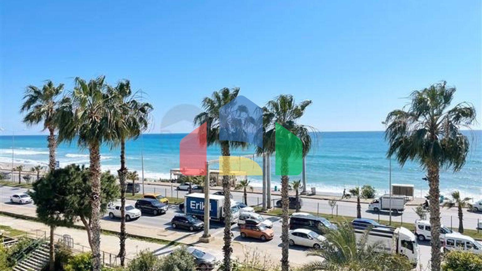 Квартира планировки 3+1 на первой береговой линии