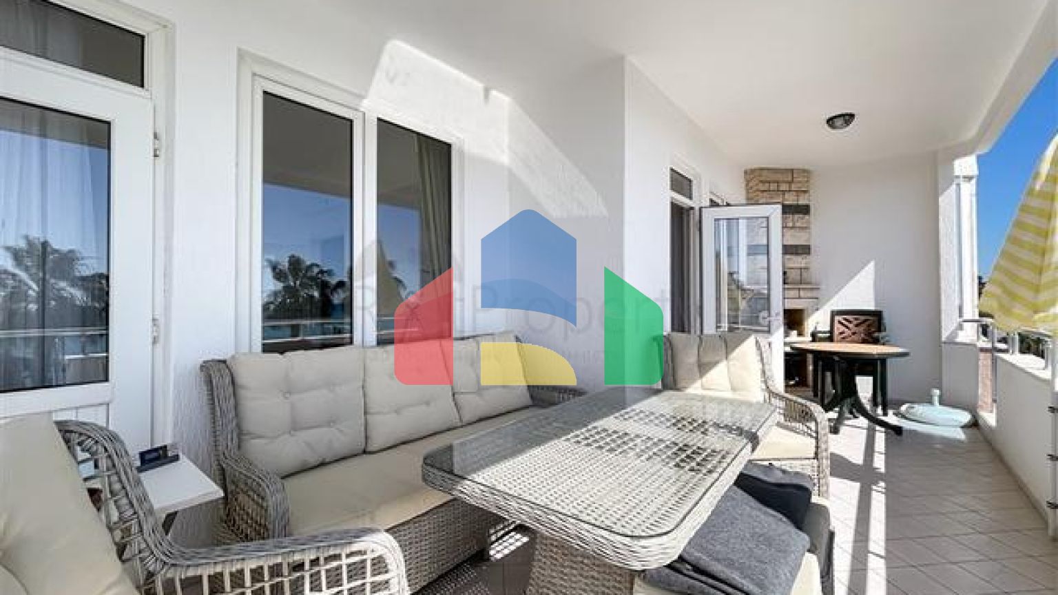 Квартира планировки 3+1 на первой береговой линии