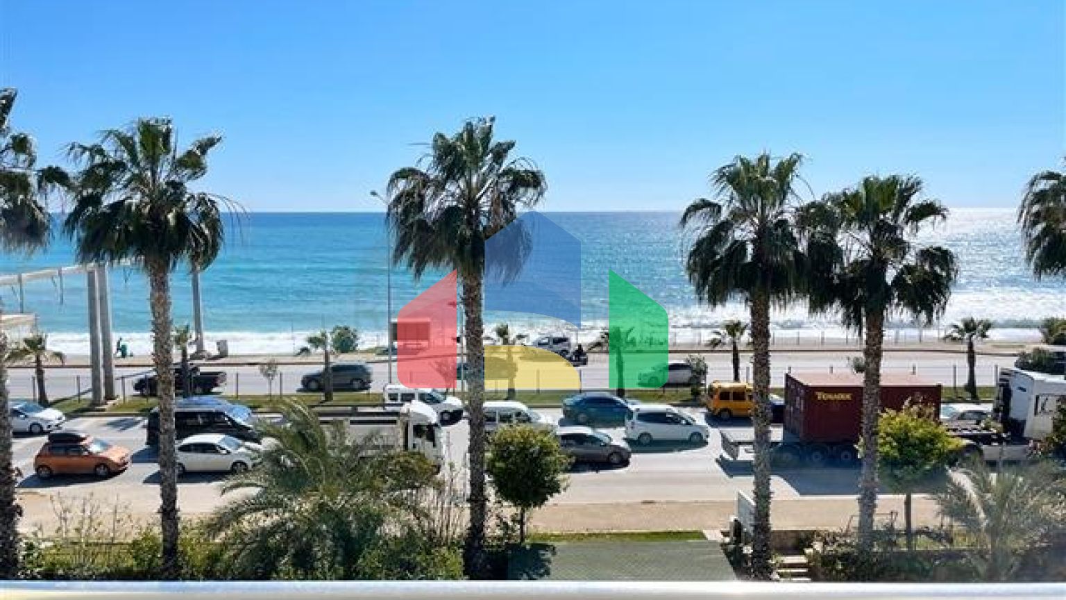 Квартира планировки 3+1 на первой береговой линии