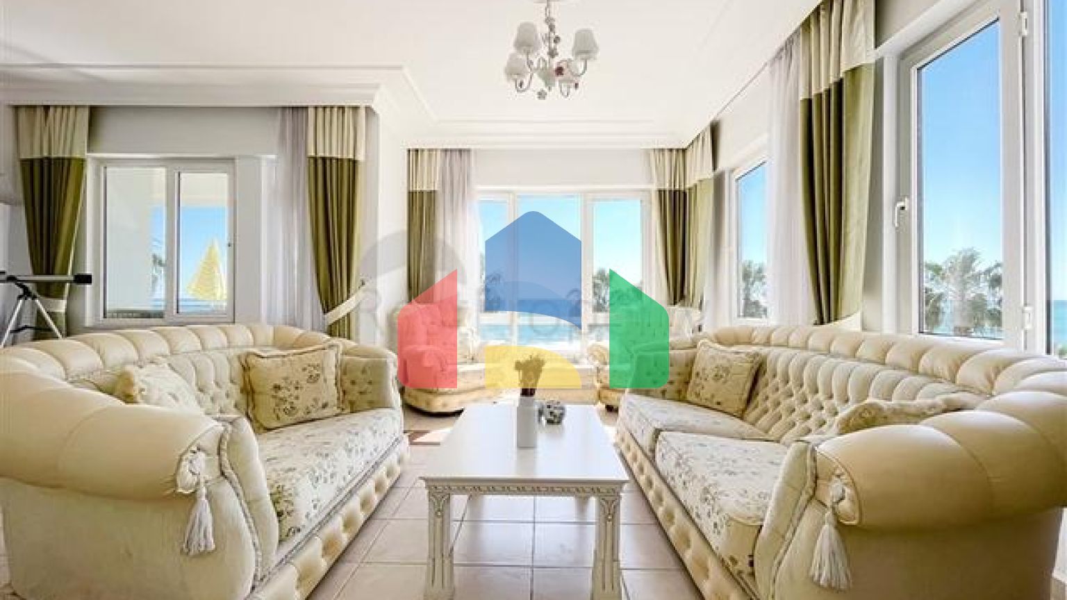 Квартира планировки 3+1 на первой береговой линии