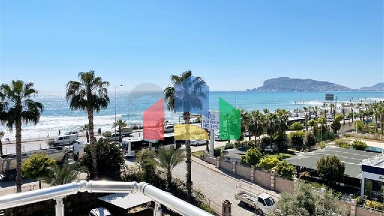 Квартира планировки 3+1 на первой береговой линии