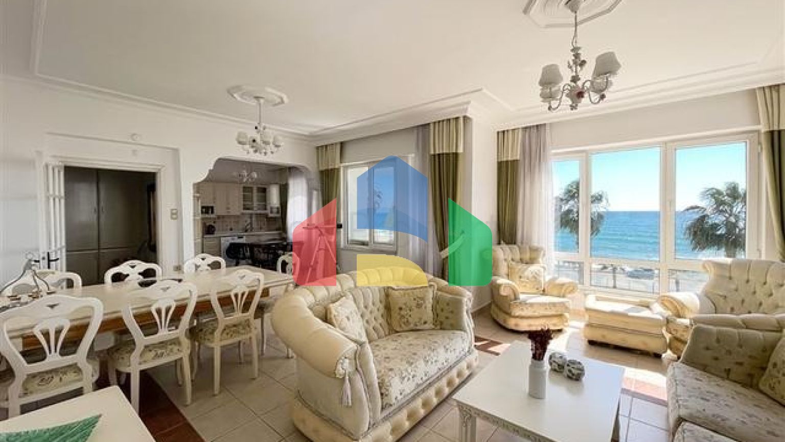 Квартира планировки 3+1 на первой береговой линии