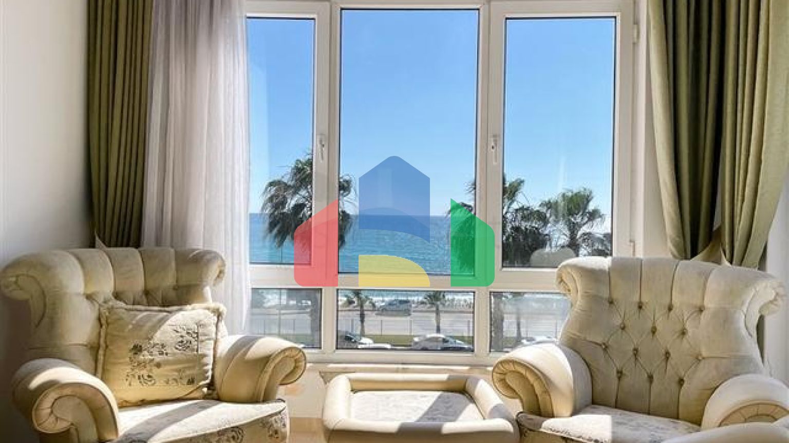 Квартира планировки 3+1 на первой береговой линии