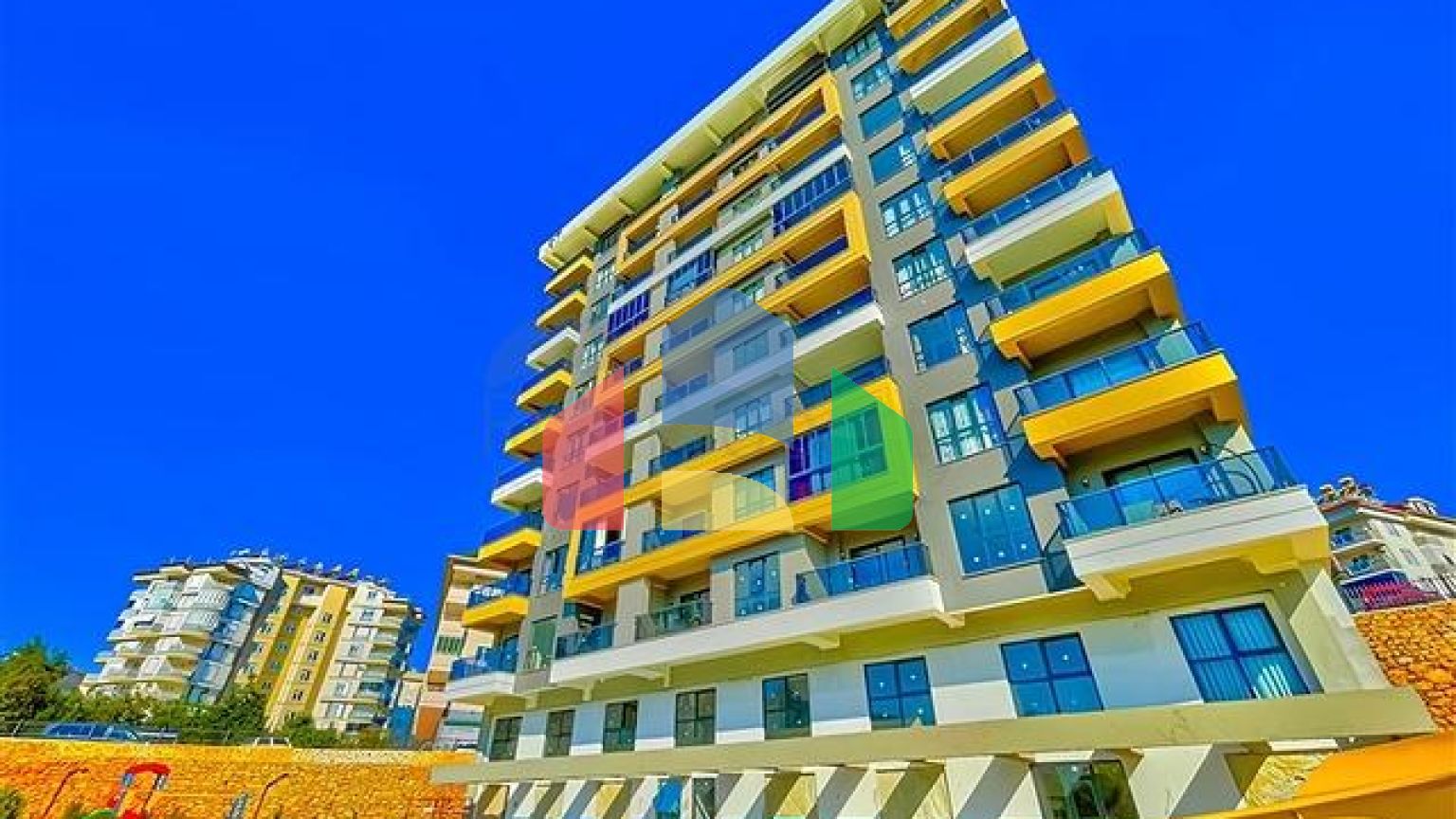 Новая квартира у моря планировкой 1+1 в районе Тосмур