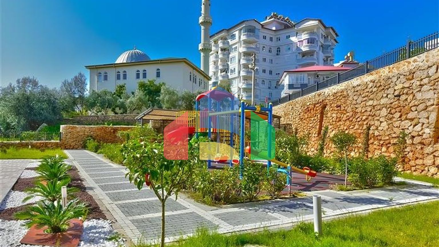 Новая квартира у моря планировкой 1+1 в районе Тосмур