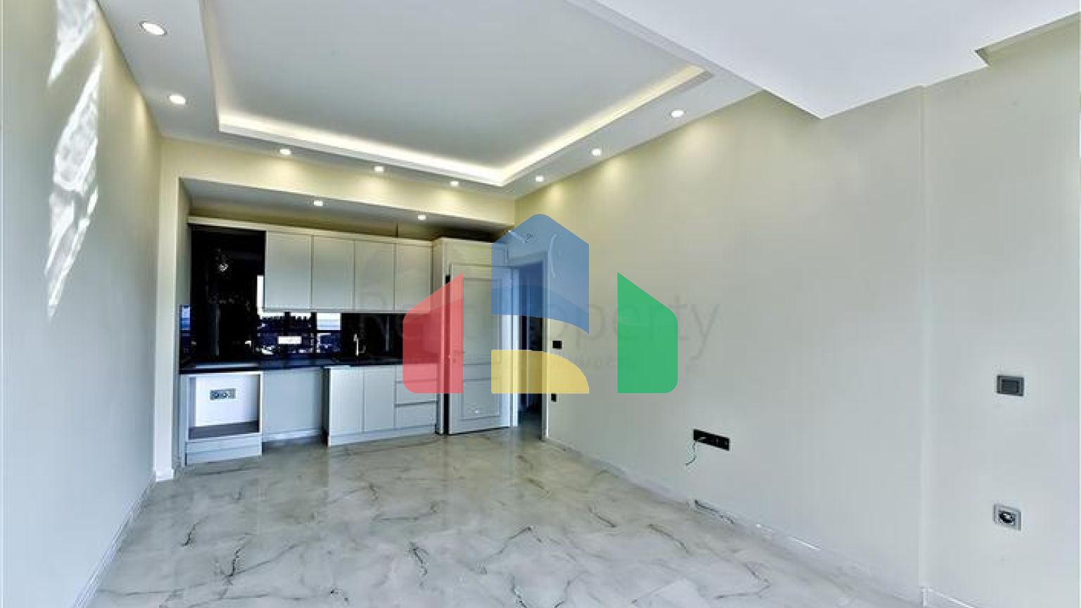 Новая квартира у моря планировкой 1+1 в районе Тосмур