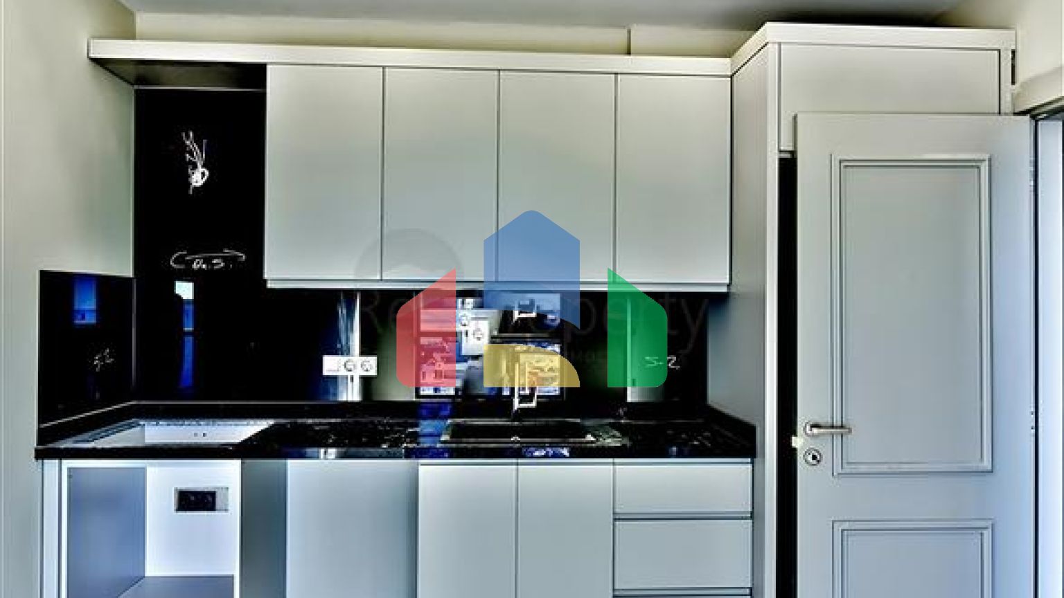 Новая квартира у моря планировкой 1+1 в районе Тосмур