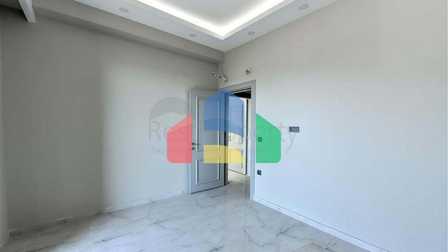 Новая квартира у моря планировкой 1+1 в районе Тосмур