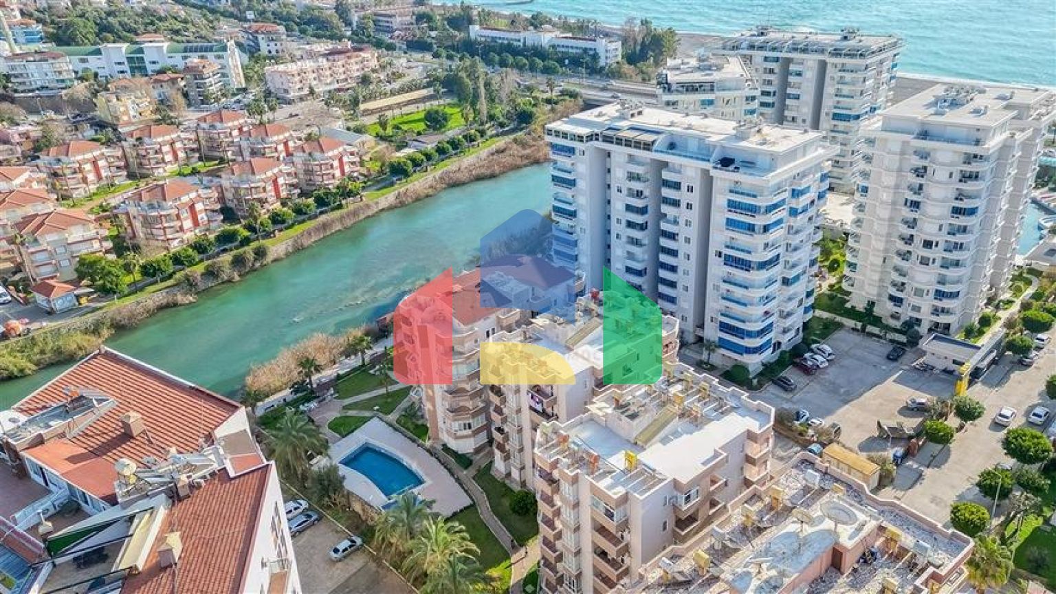 Просторная 2+1 квартира рядом с морем в Тосмуре