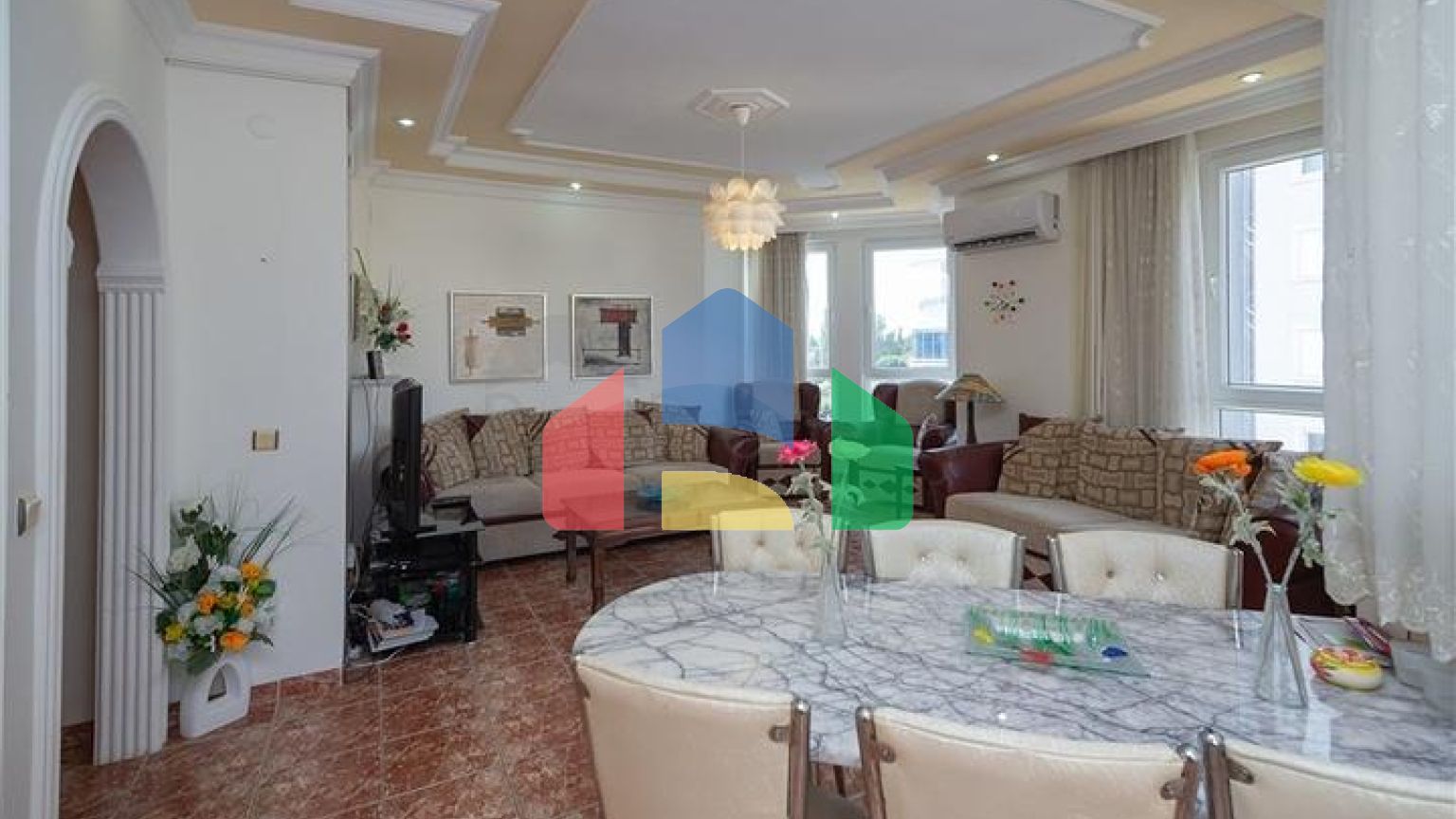 Просторная 2+1 квартира рядом с морем в Тосмуре