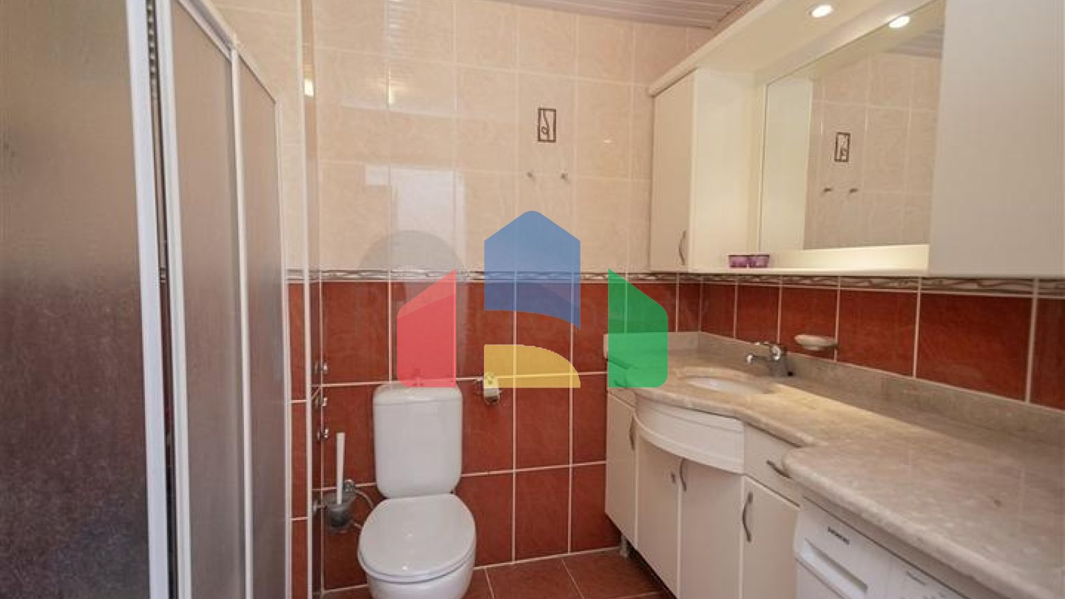 Просторная 2+1 квартира рядом с морем в Тосмуре