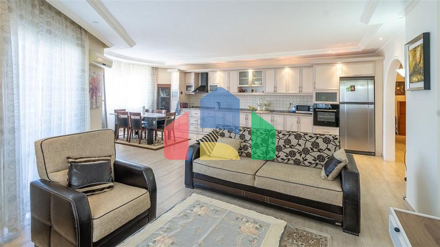 Просторное семейное жильё 2+1 с инфраструктурой для комфортной жизни в Тосмуре