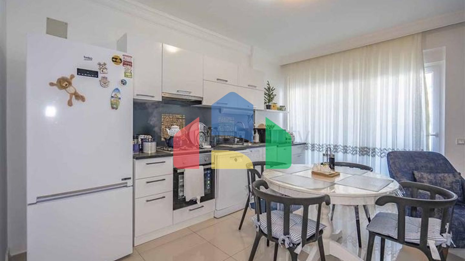 Просторий пентхаус від власника плануванням 2+1 в районі Кестель