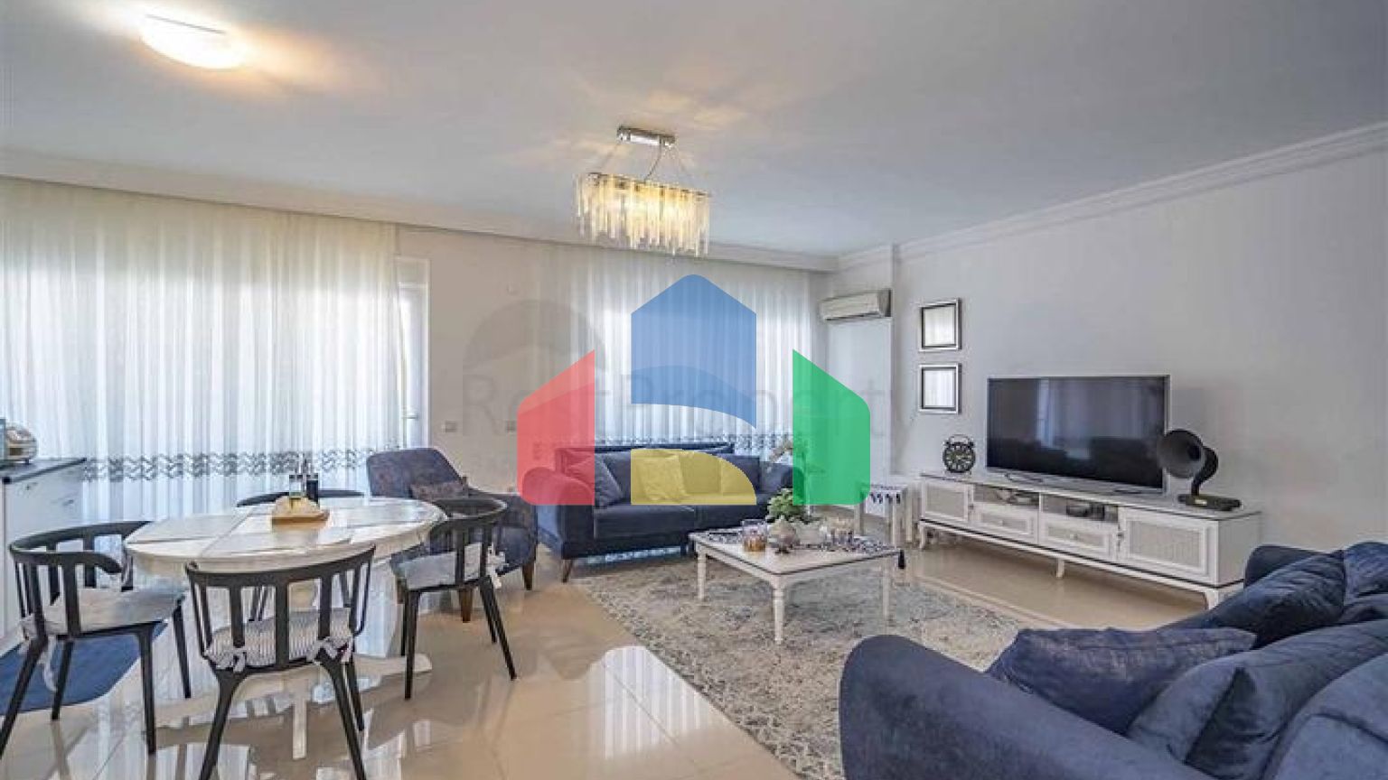 Просторий пентхаус від власника плануванням 2+1 в районі Кестель