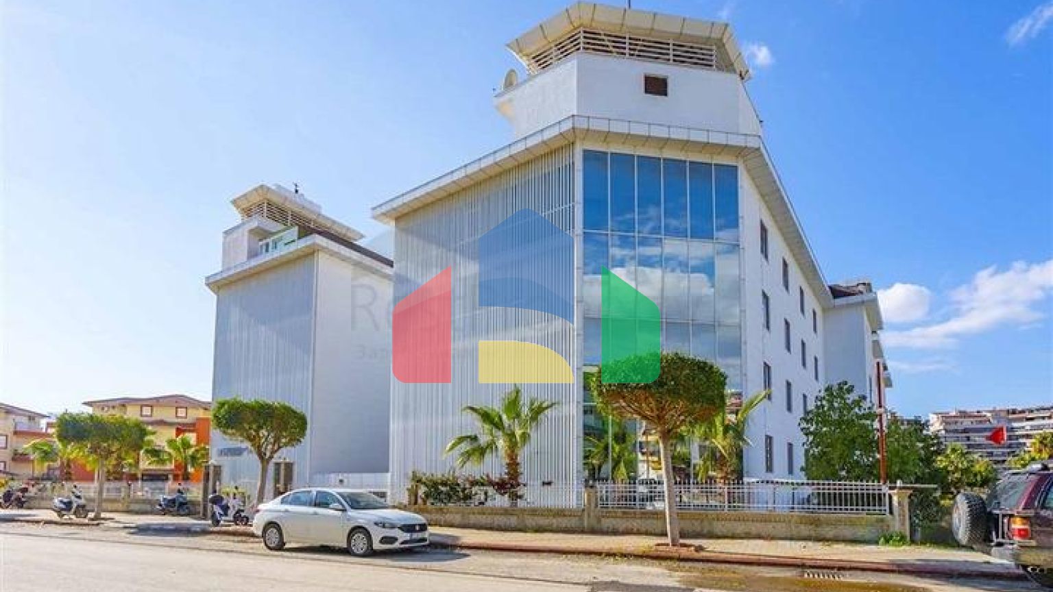 Просторий пентхаус від власника плануванням 2+1 в районі Кестель