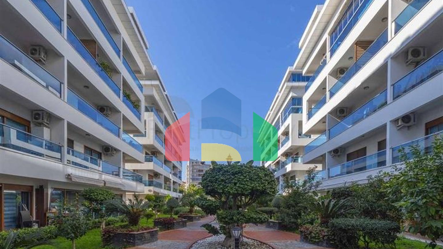 Просторий пентхаус від власника плануванням 2+1 в районі Кестель