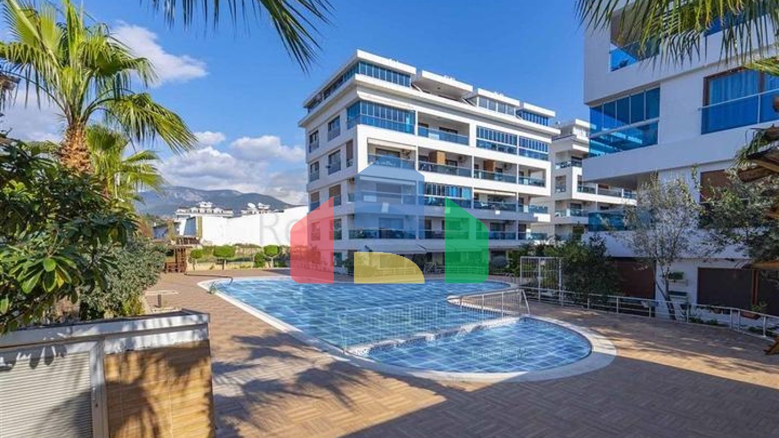 Просторий пентхаус від власника плануванням 2+1 в районі Кестель