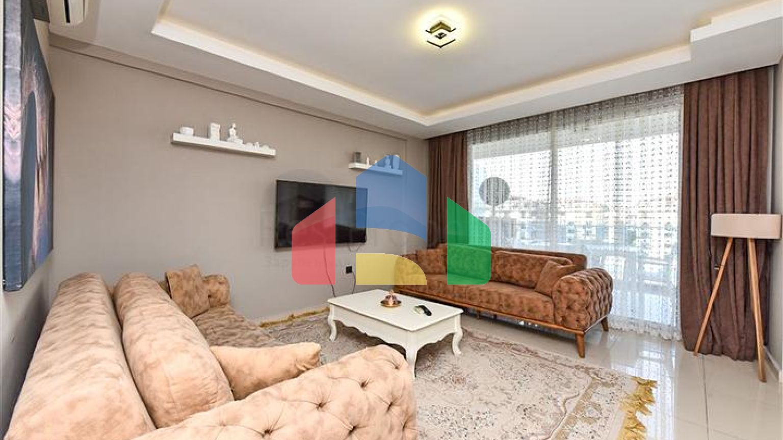 Меблированный пентхаус 2+1 всего в 200 метрах от моря