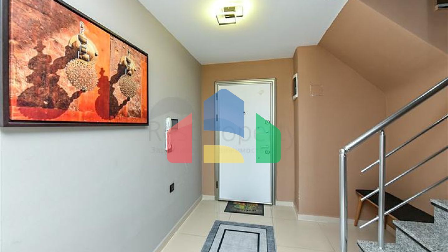 Меблированный пентхаус 2+1 всего в 200 метрах от моря