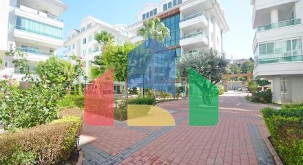 Просторный пентхаус для большой семьи на берегу Средиземного моря