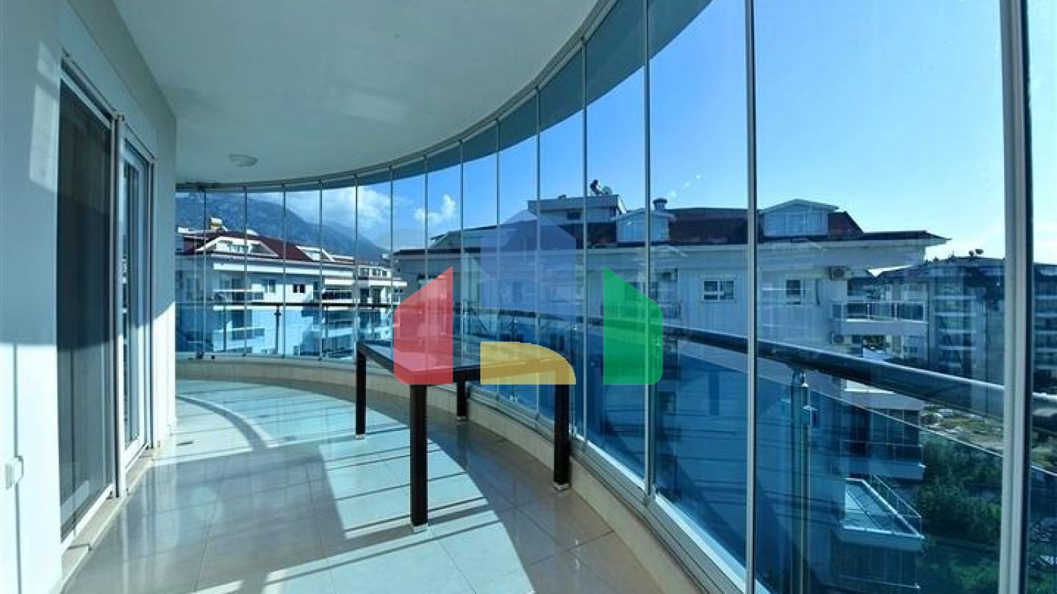 Пентхаус-дуплекс 4+1 в районе Кестель всего в 20 м от моря