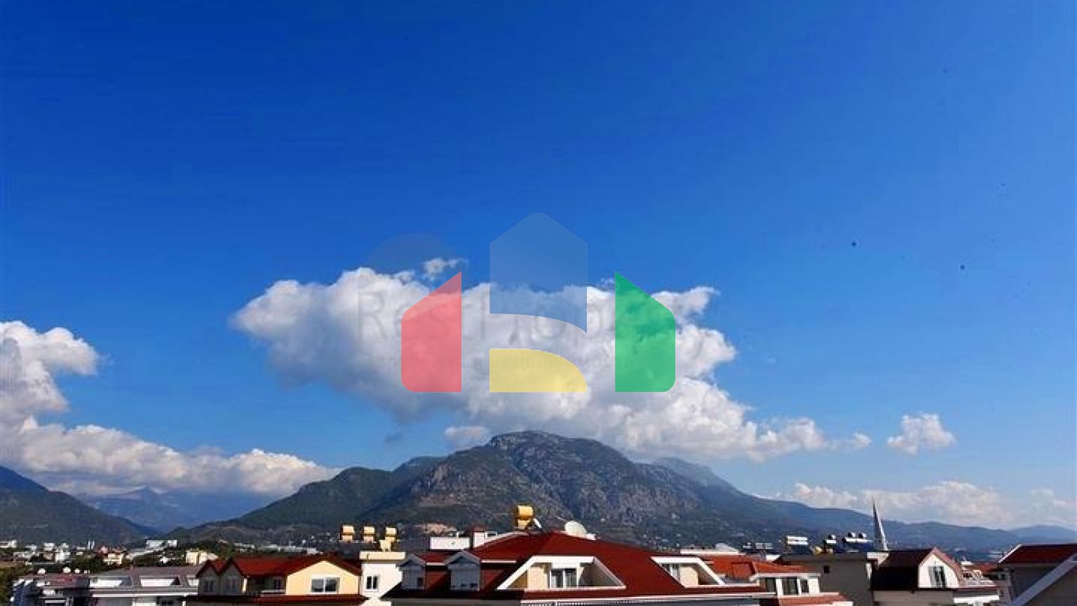 Пентхаус-дуплекс 4+1 в районе Кестель всего в 20 м от моря