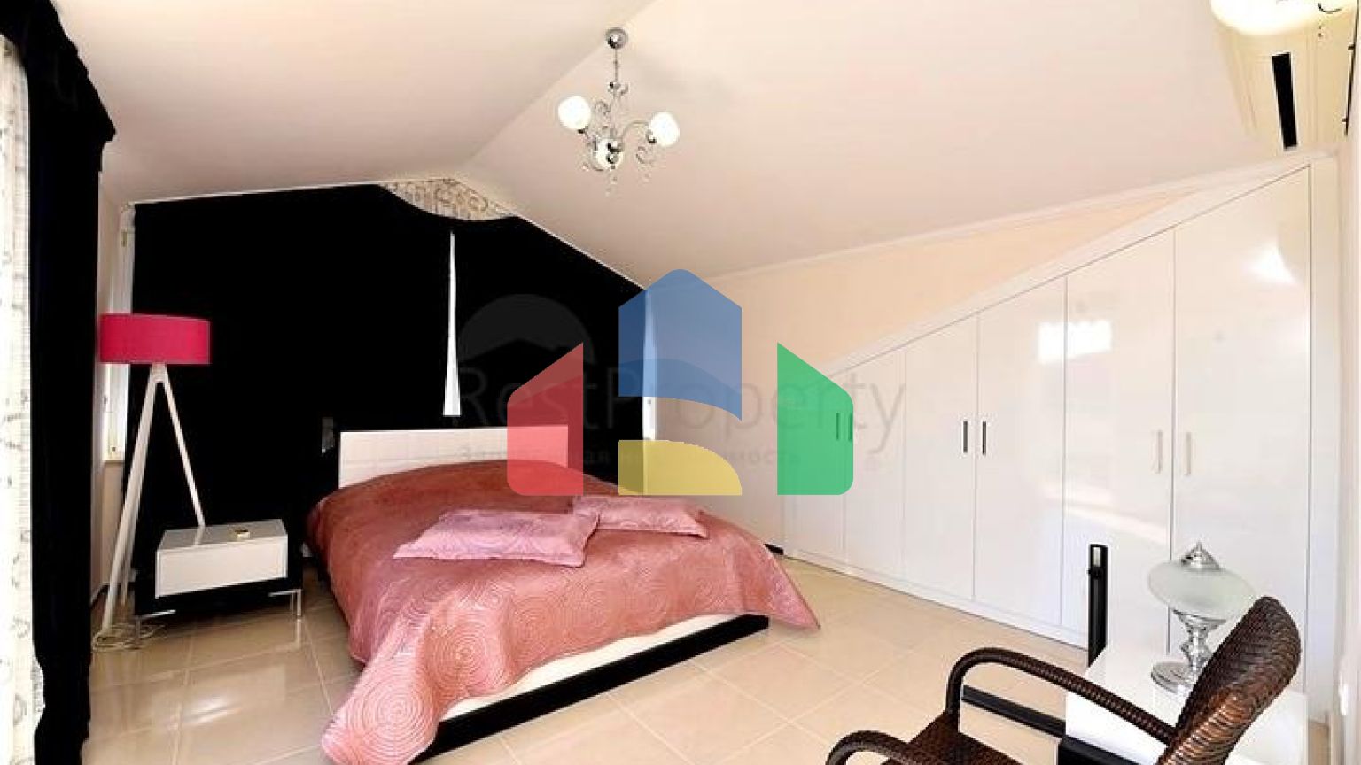 Пентхаус-дуплекс 4+1 в районе Кестель всего в 20 м от моря