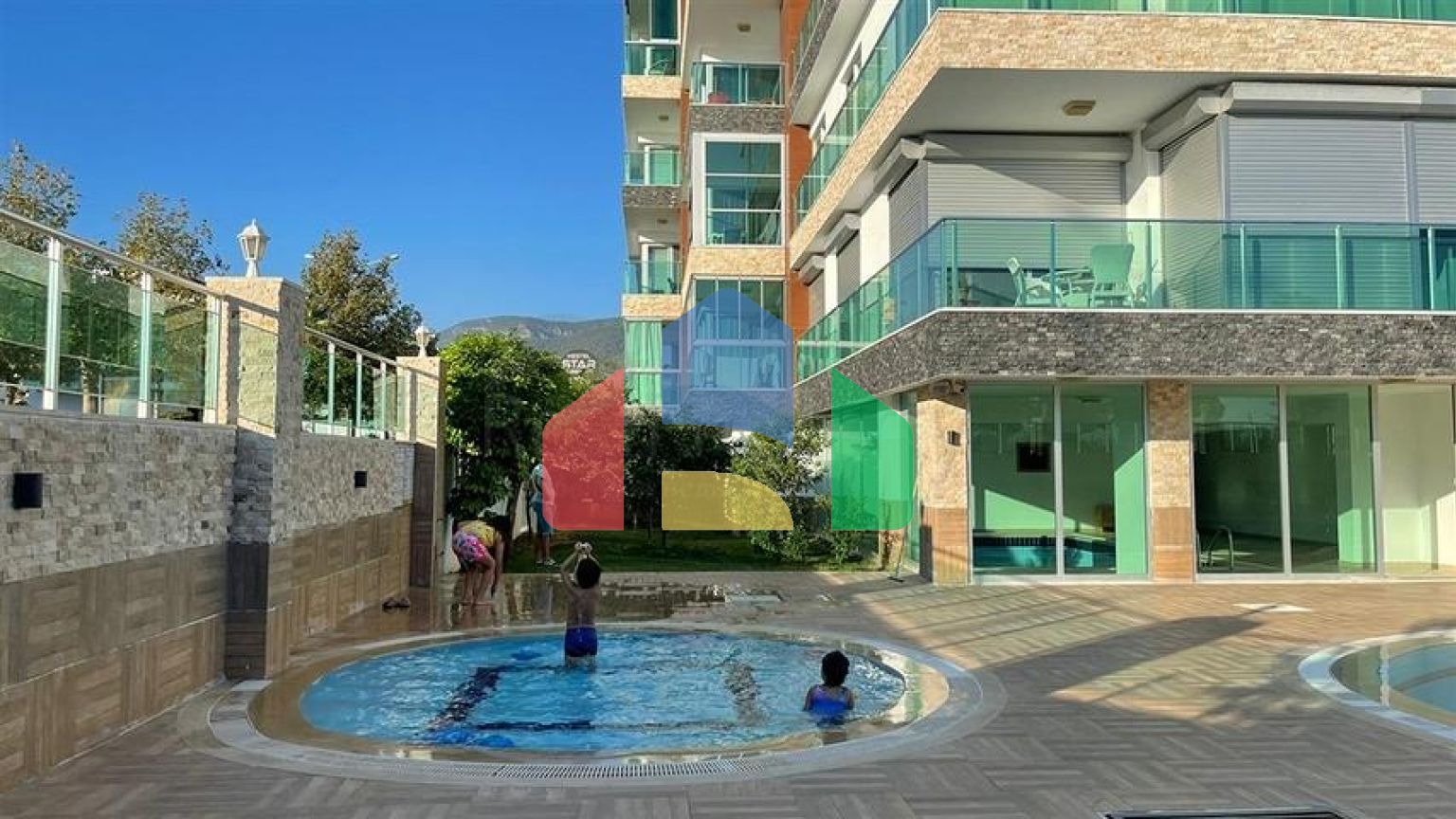 Трёхкомнатный пентхаус в районе Кестель