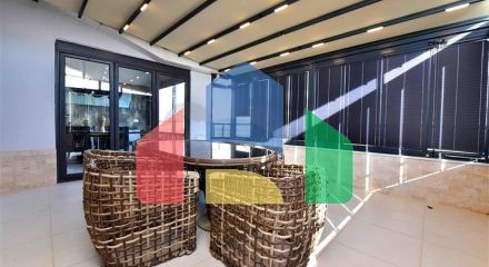 Трикімнатна квартира з дизайнерськими меблями в районі Кестель Трикімнатна квартира з дизайнерськими меблями в районі Кестель