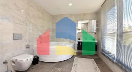 Трикімнатна квартира з дизайнерськими меблями в районі Кестель Трикімнатна квартира з дизайнерськими меблями в районі Кестель