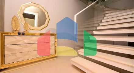 Трикімнатна квартира з дизайнерськими меблями в районі Кестель Трикімнатна квартира з дизайнерськими меблями в районі Кестель