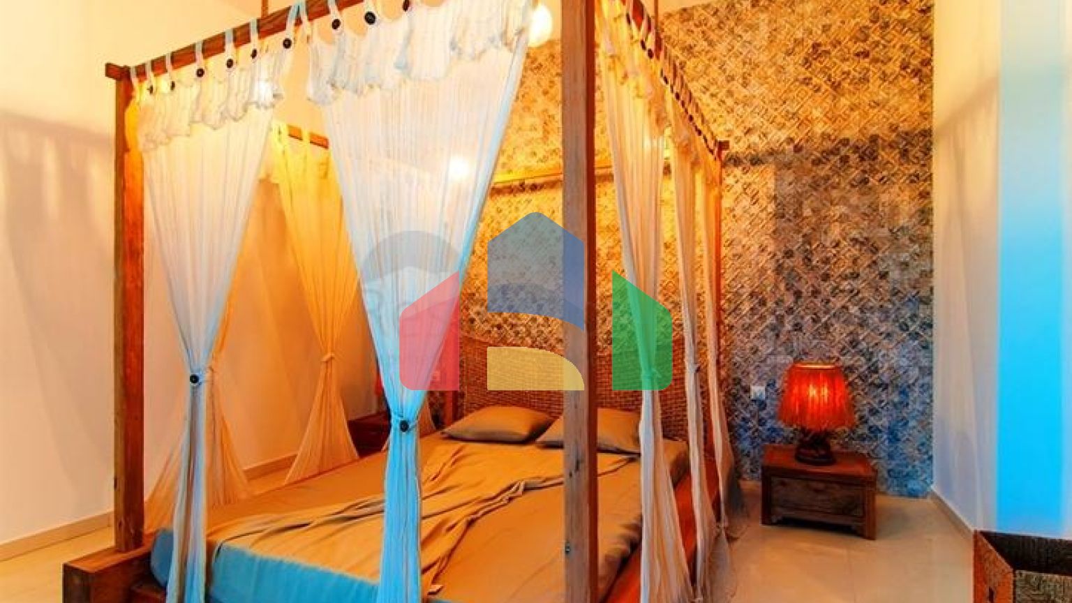 Трикімнатна квартира з дизайнерськими меблями в районі Кестель