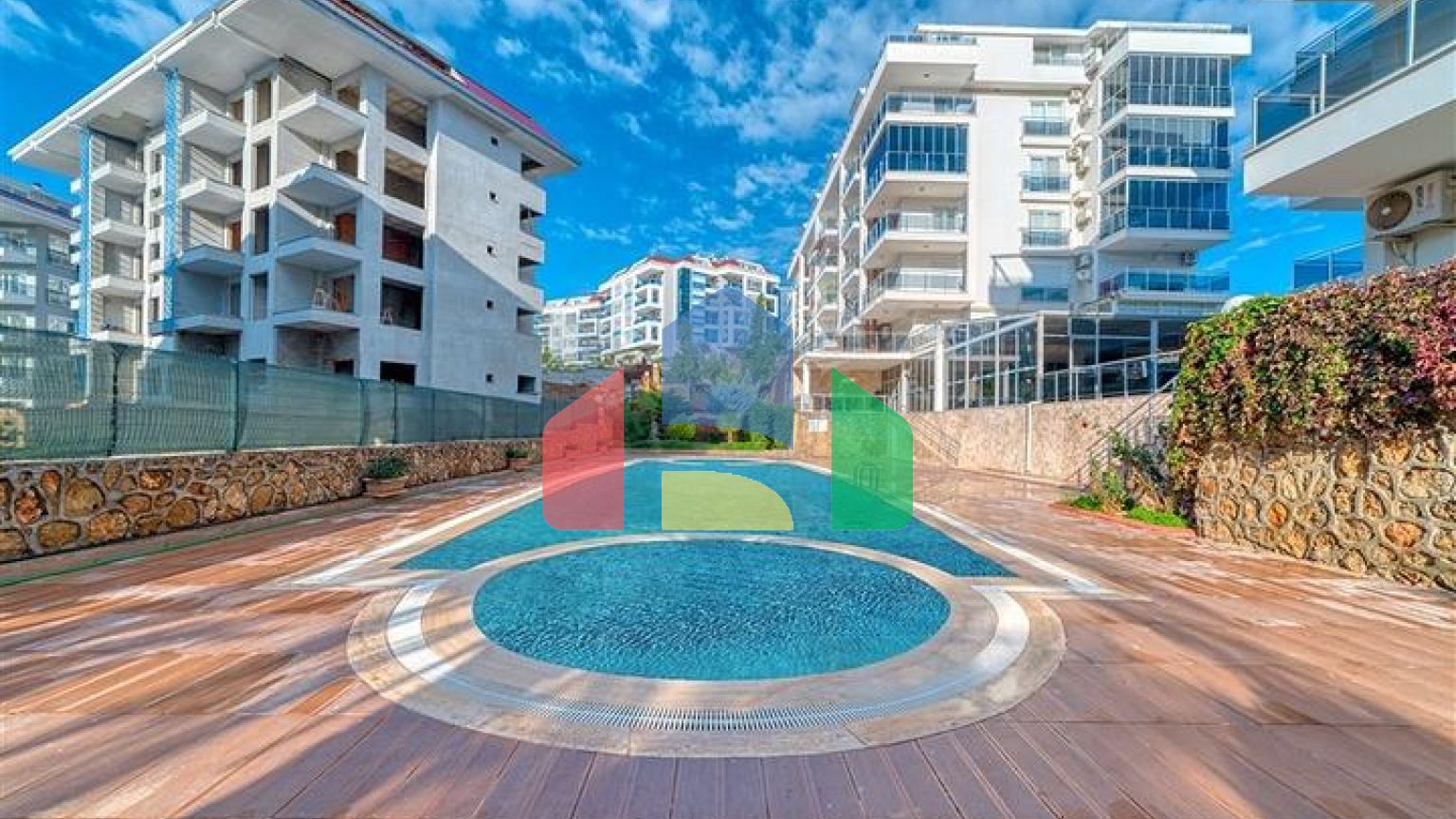 Пентхаус с видом на горы в Кестеле