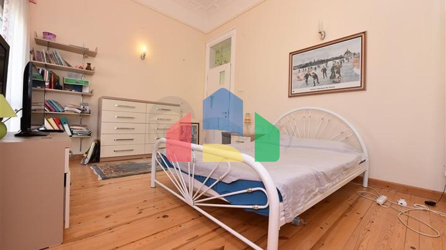 Вилла планировкой 6+1 с отдельной кухней в районе Кестель