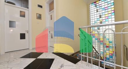 Вилла планировкой 6+1 с отдельной кухней в районе Кестель Вилла планировкой 6+1 с отдельной кухней в районе Кестель