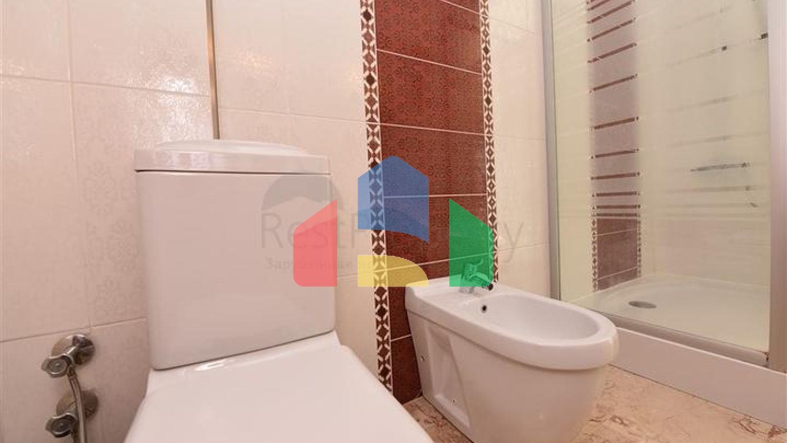 Вилла планировкой 6+1 с отдельной кухней в районе Кестель