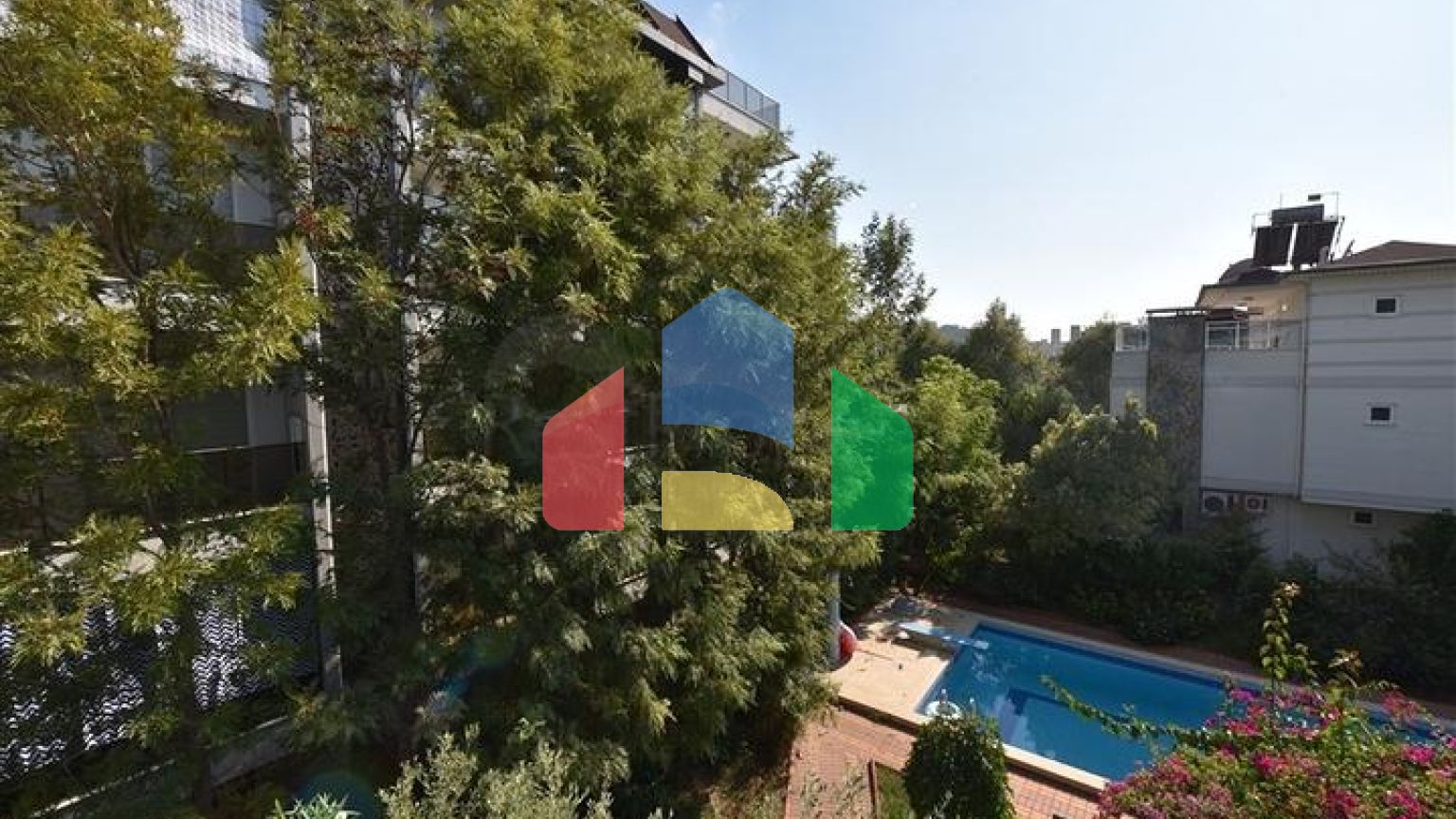 Вилла планировкой 6+1 с отдельной кухней в районе Кестель