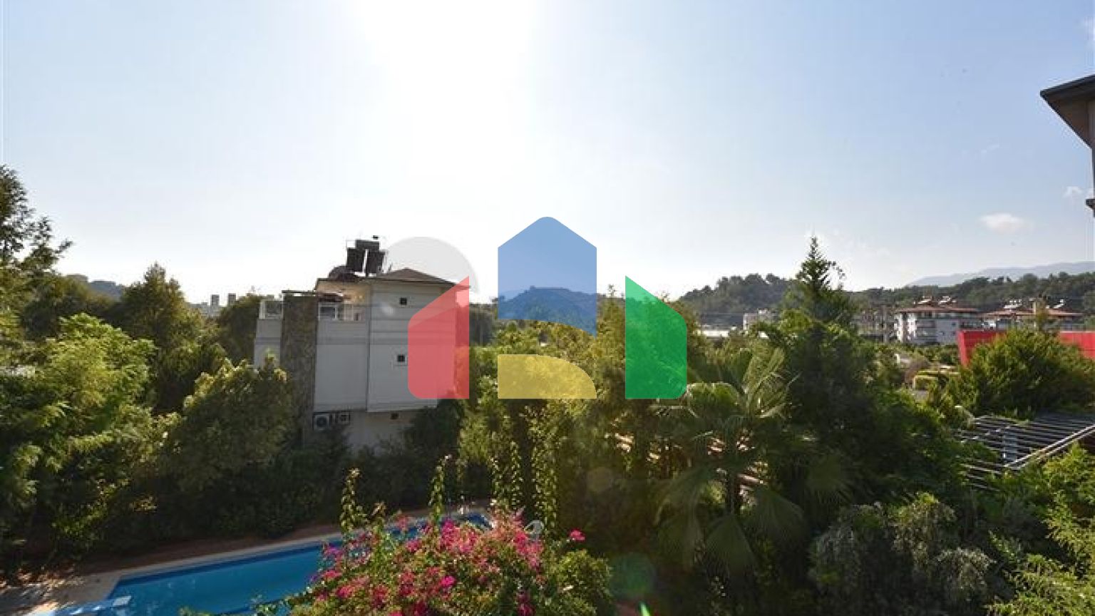 Вилла планировкой 6+1 с отдельной кухней в районе Кестель