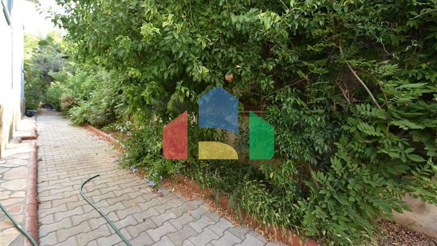 Вилла планировкой 6+1 с отдельной кухней в районе Кестель