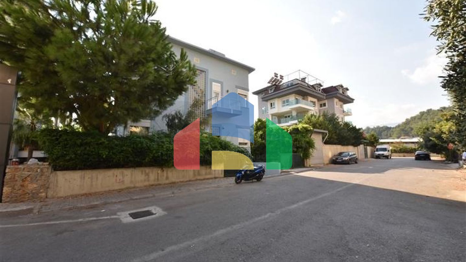 Вилла планировкой 6+1 с отдельной кухней в районе Кестель